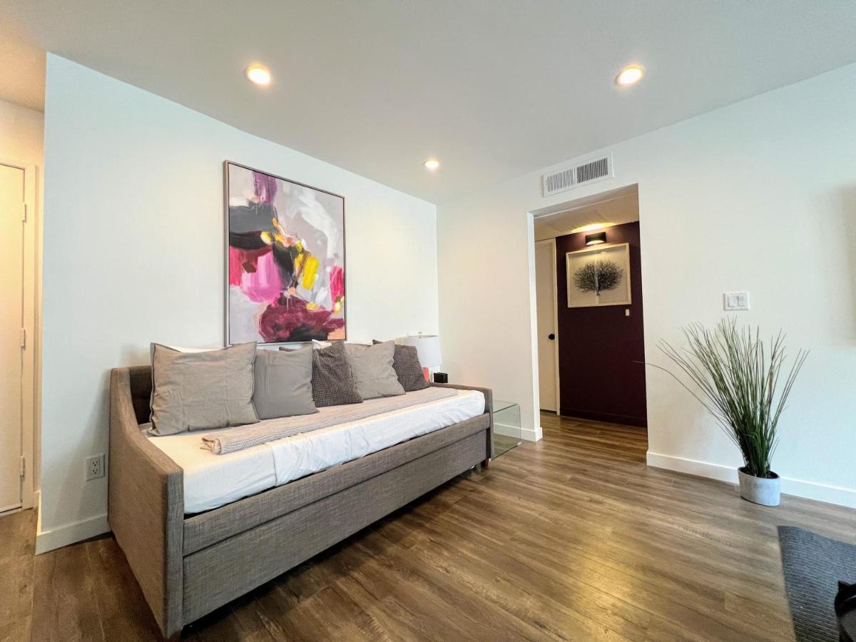 Hollywood Purple Habitat Villa Los Angeles Exteriör bild